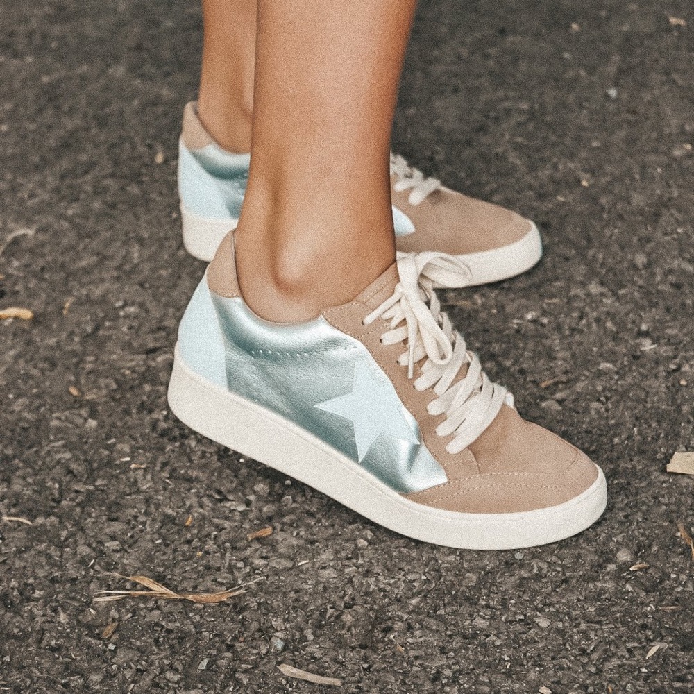 Low Top Star Sneaker